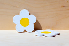 Load image into Gallery viewer, White Daisy Coasters