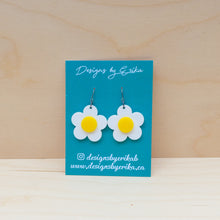 Load image into Gallery viewer, Daisy dangles